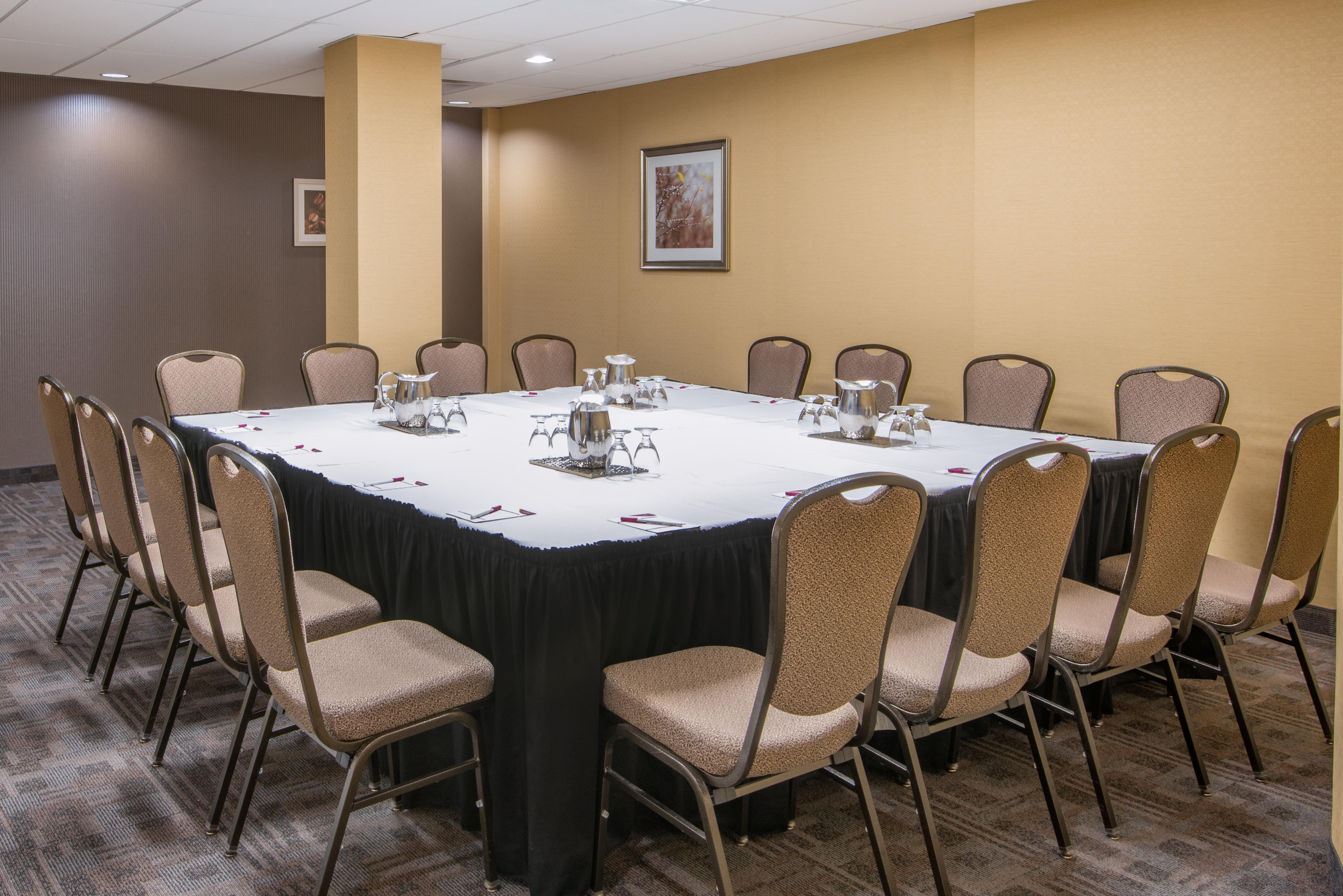 Crowne Plaza Kitchener-Waterloo, An Ihg Hotel Bagian luar foto