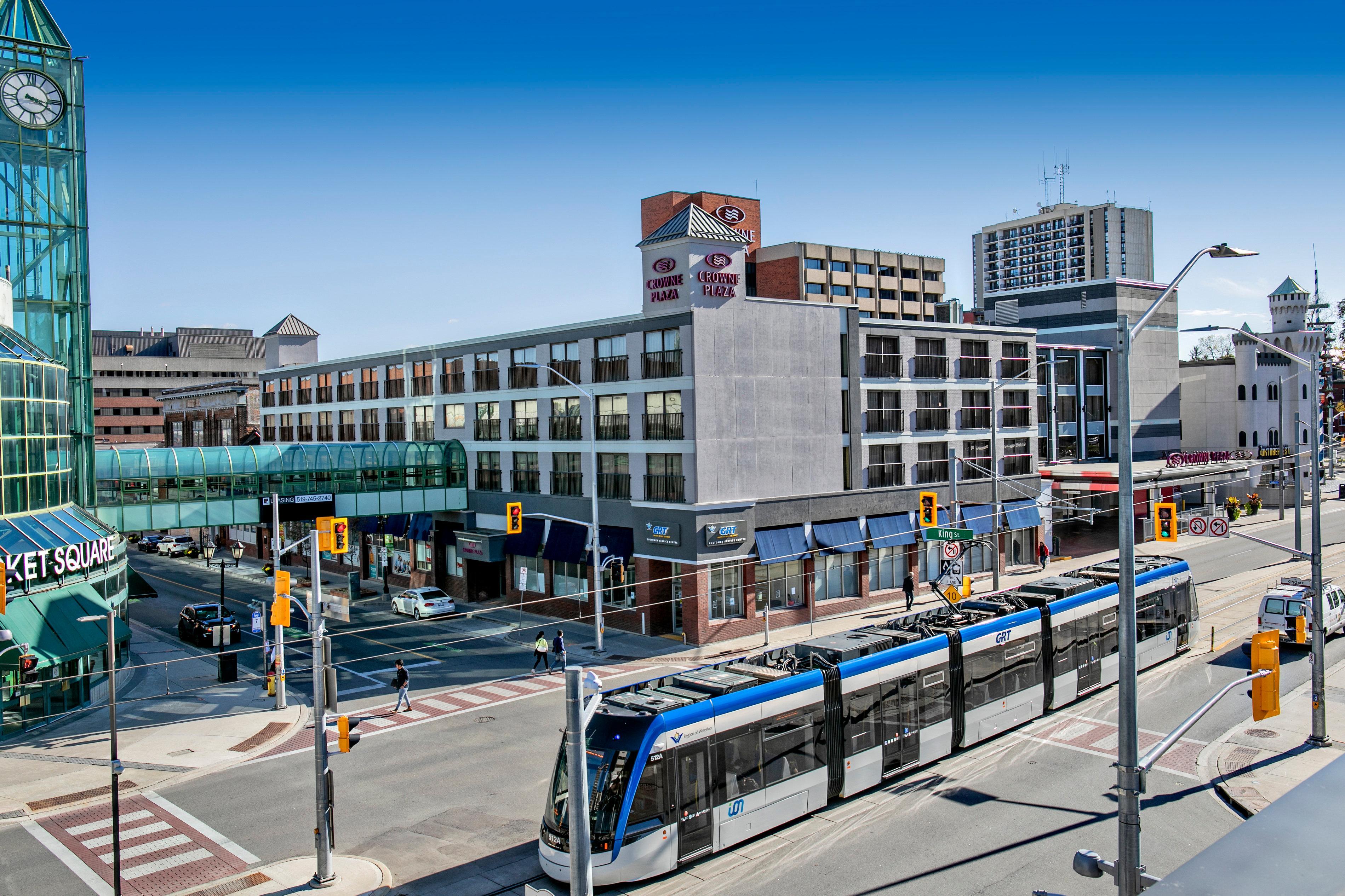 Crowne Plaza Kitchener-Waterloo, An Ihg Hotel Bagian luar foto