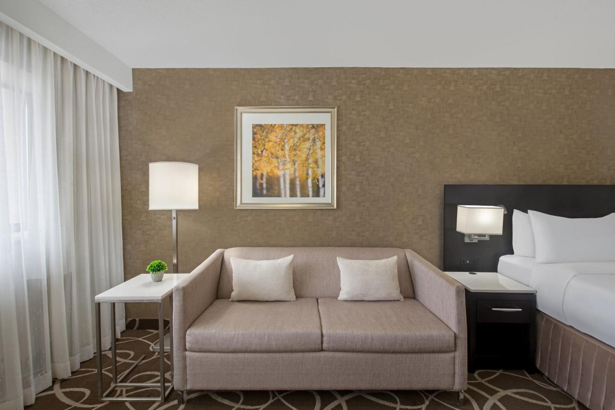 Crowne Plaza Kitchener-Waterloo, An Ihg Hotel Bagian luar foto