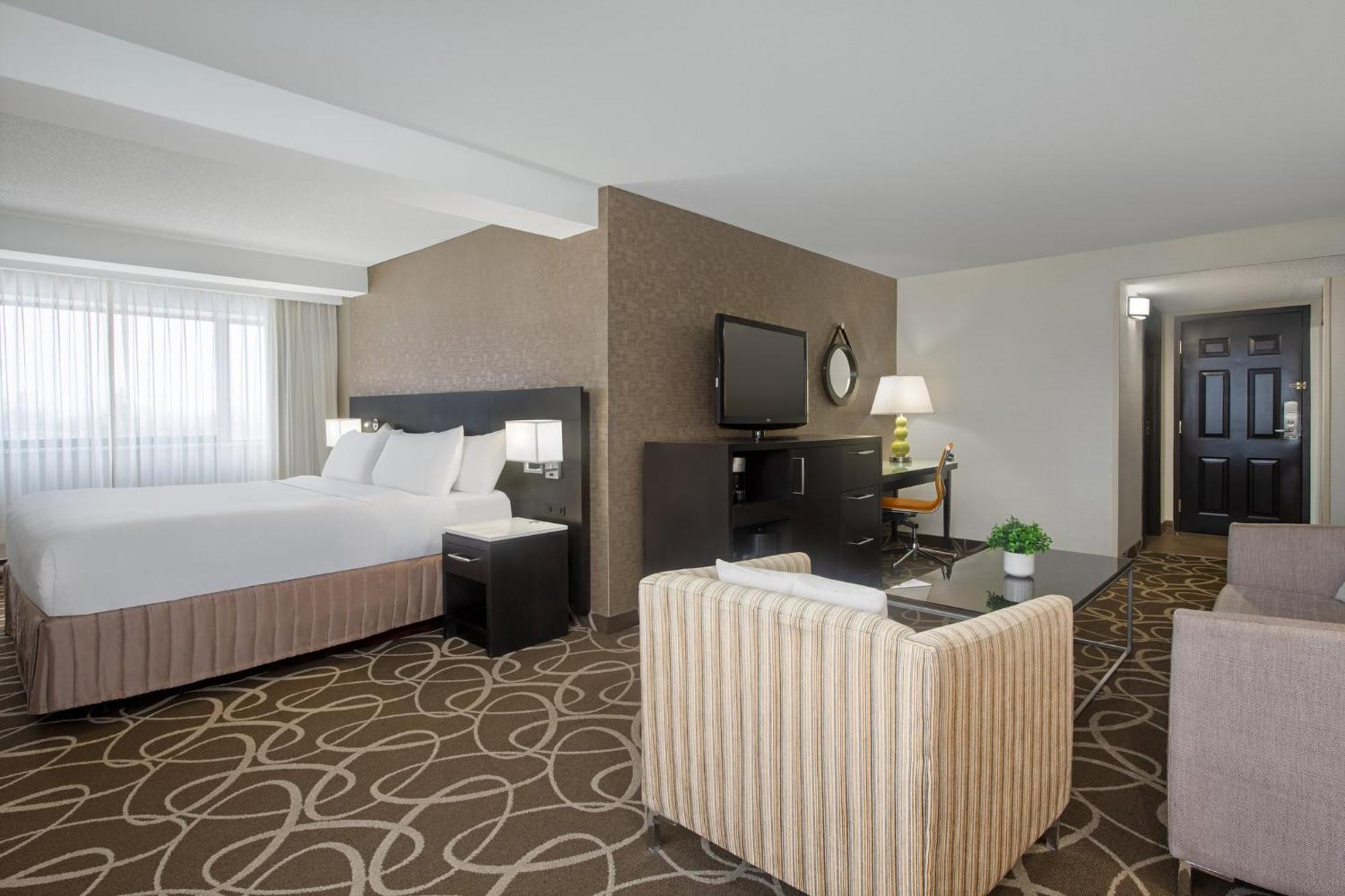 Crowne Plaza Kitchener-Waterloo, An Ihg Hotel Bagian luar foto