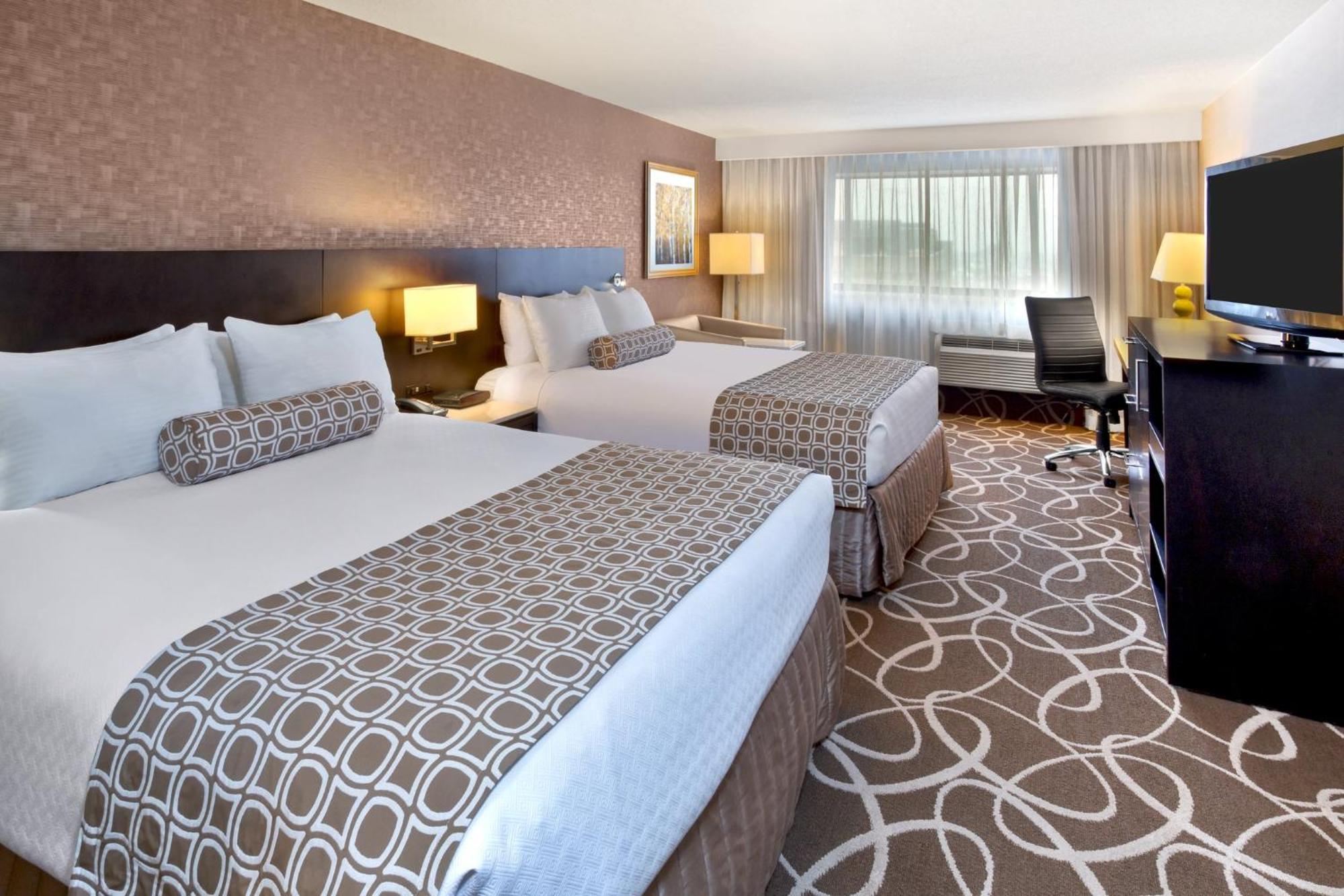 Crowne Plaza Kitchener-Waterloo, An Ihg Hotel Bagian luar foto